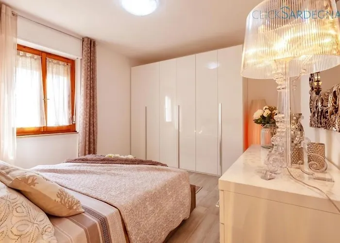 Lovely Next To The With Air Conditioning And Wifi *