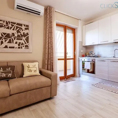 Lovely Next To The With Air Conditioning And Wifi Apartment *