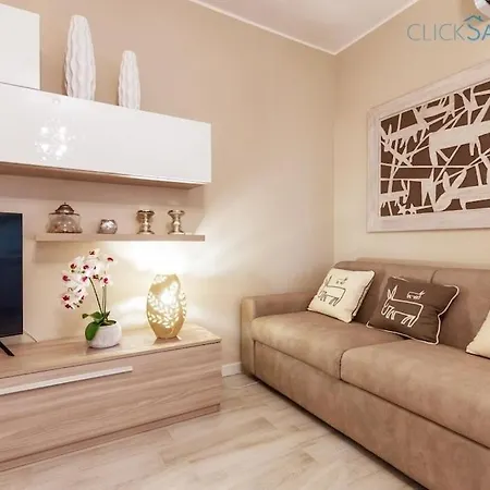 Lovely Next To The With Air Conditioning And Wifi Apartment *