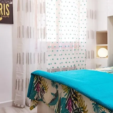 Apartment Lovely Next To The With Air Conditioning And Wifi *