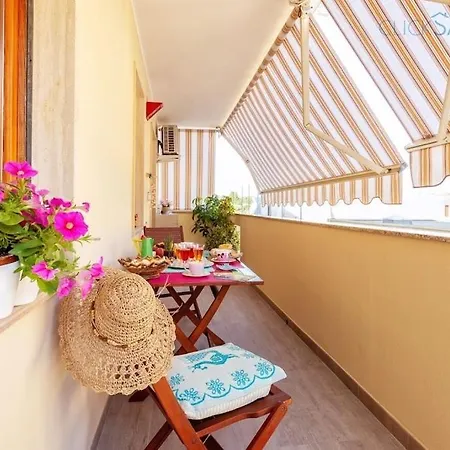 Lovely Next To The With Air Conditioning And Wifi * אלגהרו